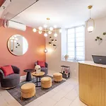 Hotel Le Seize, Centre