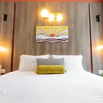 Le Seize, Centre Hotel 3*