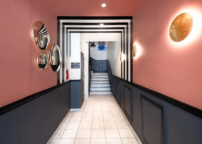 Otel Le Seize, Centre