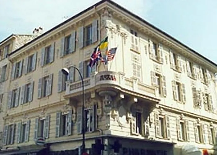 Le Seize, Centre
