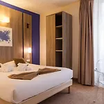 Le Seize, Centre Hotel