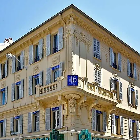 Le Seize, Centre Hotel