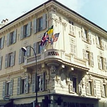 Le Seize, Centre