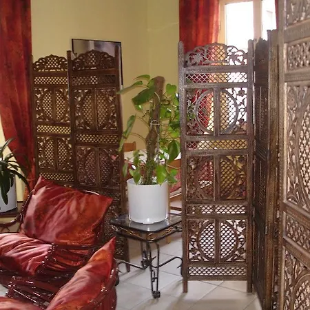 Le Seize, Centre Hotel 3*