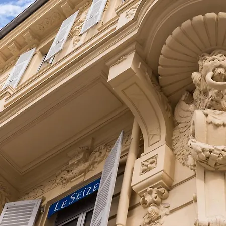 Le Seize, Centre Hotel