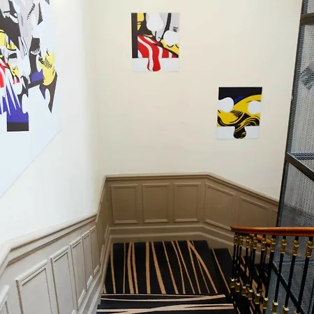 Le Seize, Centre Hotel