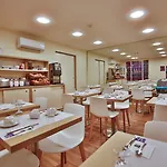 Le Seize, Centre 3*
