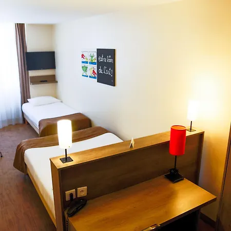 Le Seize, Centre Otel