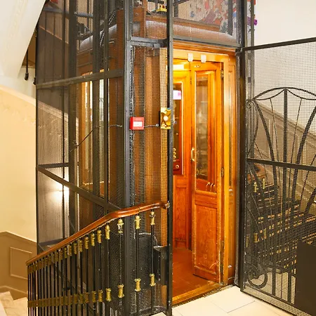 Hotel Le Seize, Centre 3*