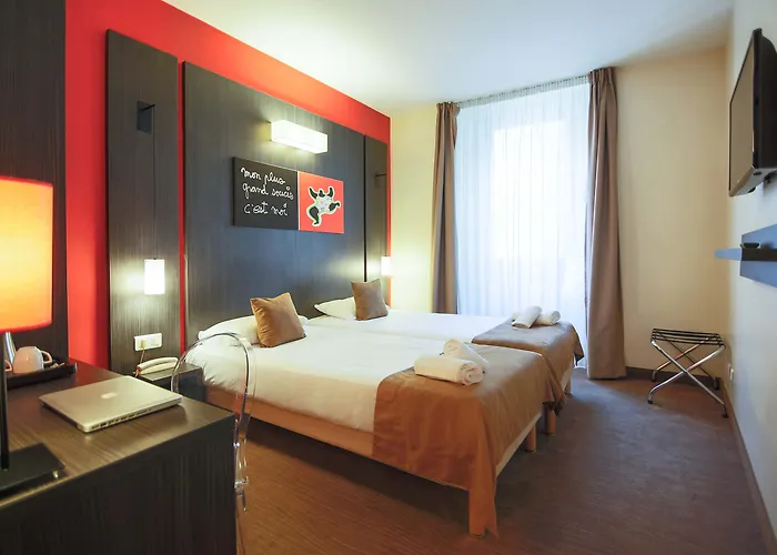 Otel Le Seize, Centre