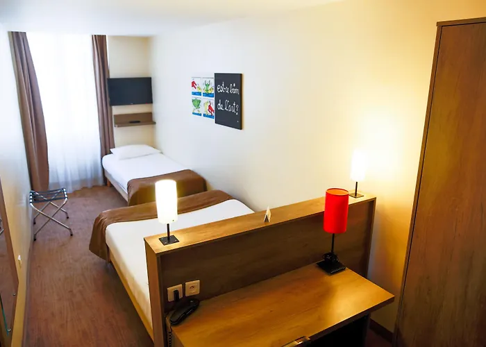 Le Seize, Centre Otel