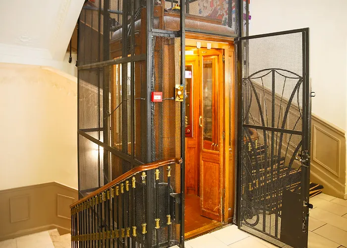 Otel Le Seize, Centre 3*