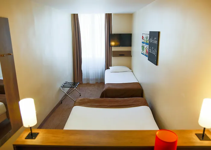 Otel Le Seize, Centre