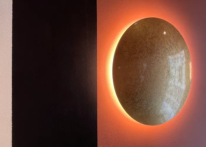 Le Seize, Centre Hotel